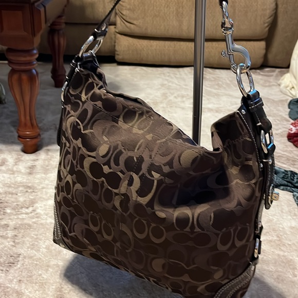 COACH CARLY OPTIC SIGNATURE HOBO BAG IN BROWN F13981 - Picture 4 of 15